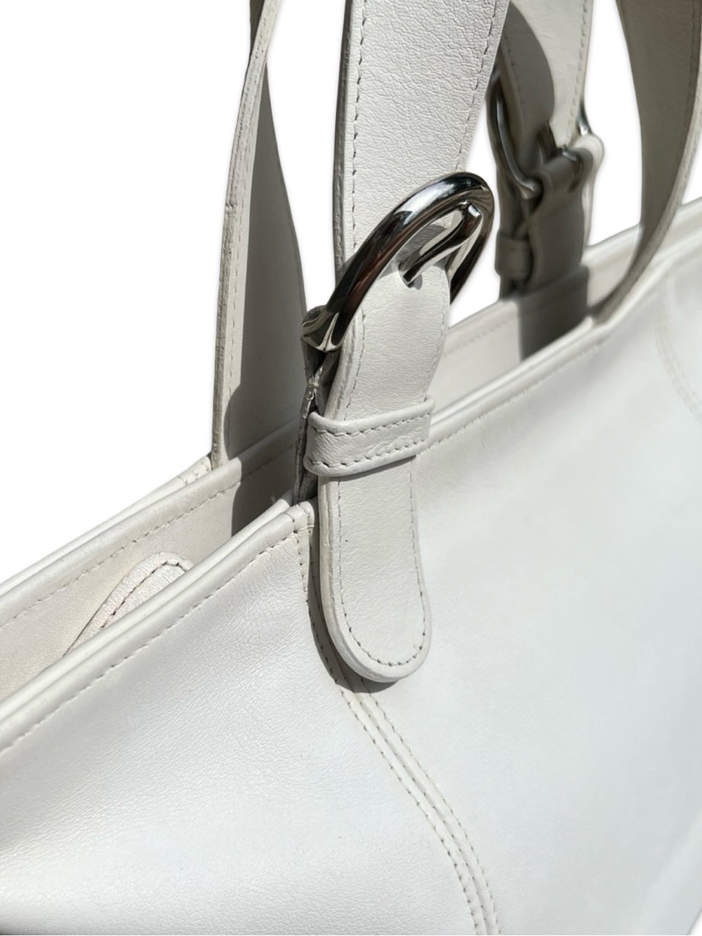 1996 Coach SoHo Waverly Bag in White and Silver - Picture 6 of 16